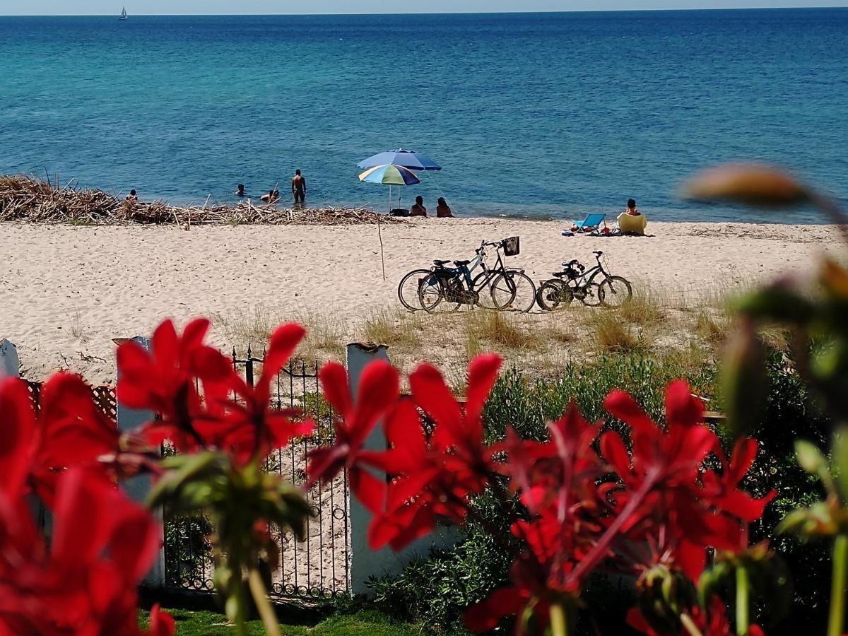 In Front Of The Beach - La Terrazza Sul Mare 弗里米尼迪夸尔图 外观 照片
