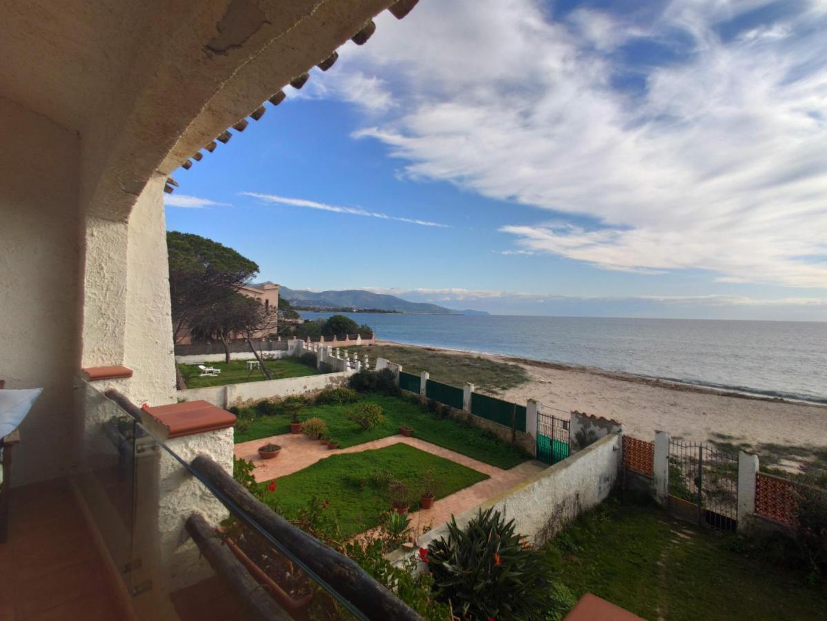 In Front Of The Beach - La Terrazza Sul Mare 弗里米尼迪夸尔图 外观 照片