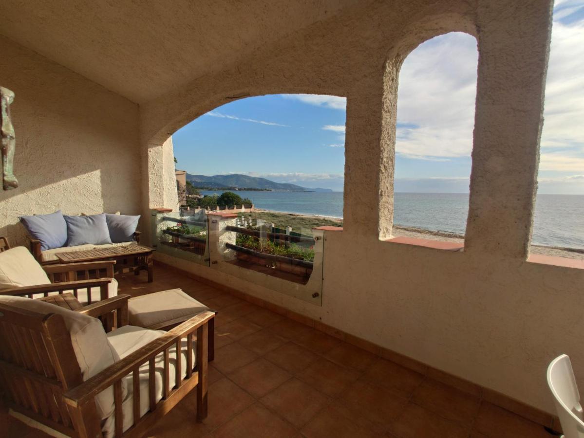 In Front Of The Beach - La Terrazza Sul Mare 弗里米尼迪夸尔图 外观 照片